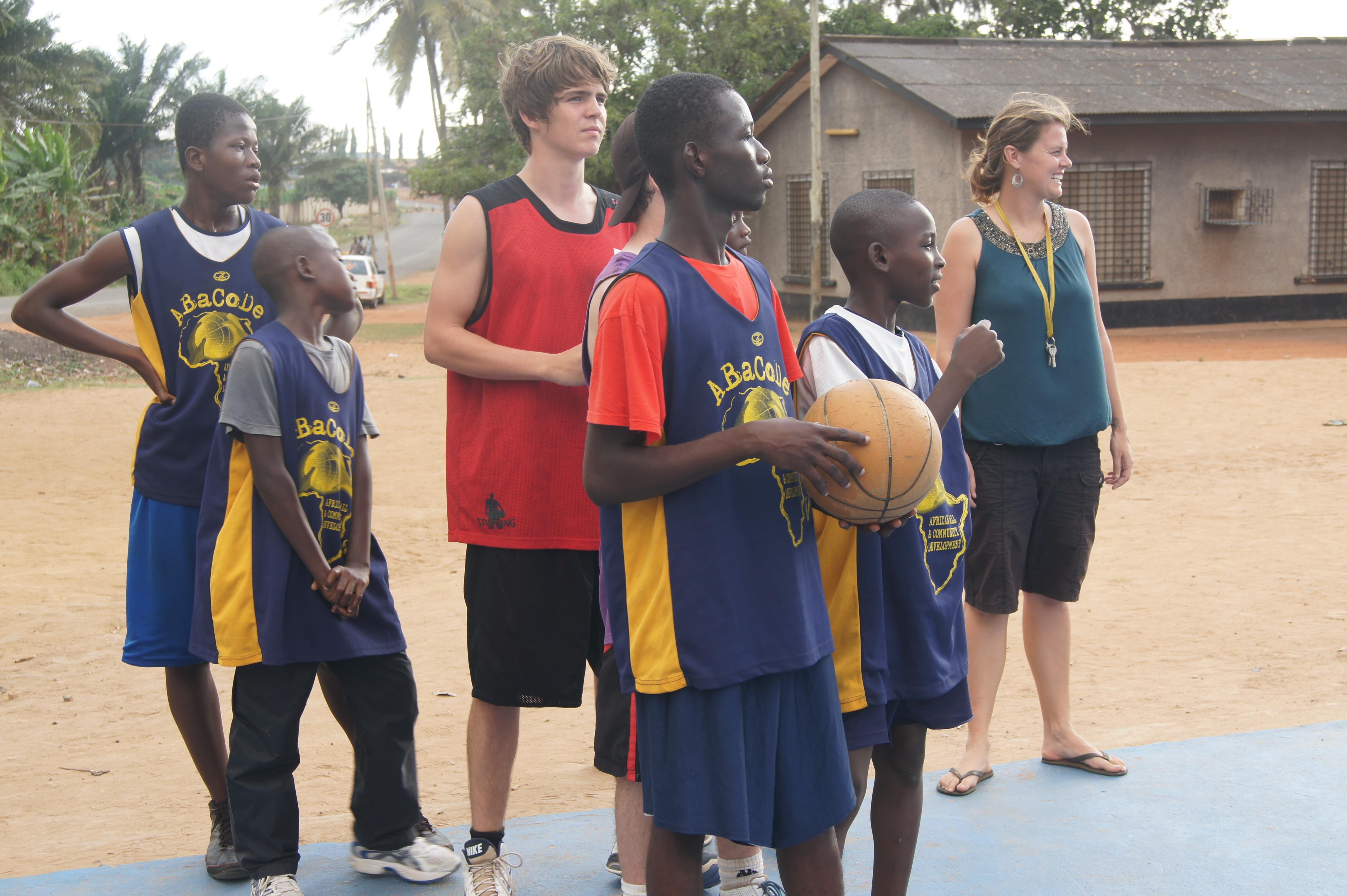 Players prepare for practice with their volunteer basketball coach in Ghana Projects Abroad volunteers work with teens as part of our volunteer basketball coaching in Ghana